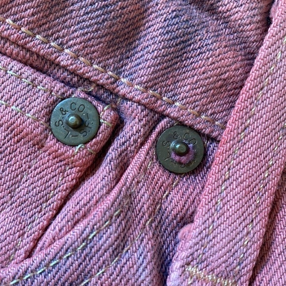 Levi’s Cutoff Shorts Premium Pink Low Rise Raw Hem Denim Jean Size 26 - Picture 14 of 16